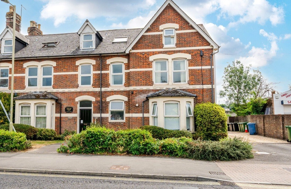 Anstey Road, Alton, Hampshire, GU34 - Charters