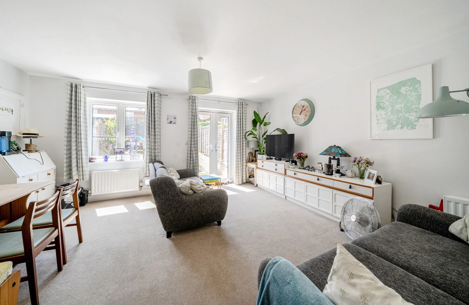 Goswell Square, Alton, Hampshire, GU34 - Charters