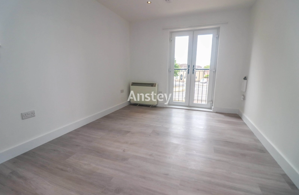 Paynes Road, Southampton, SO15 - Charters