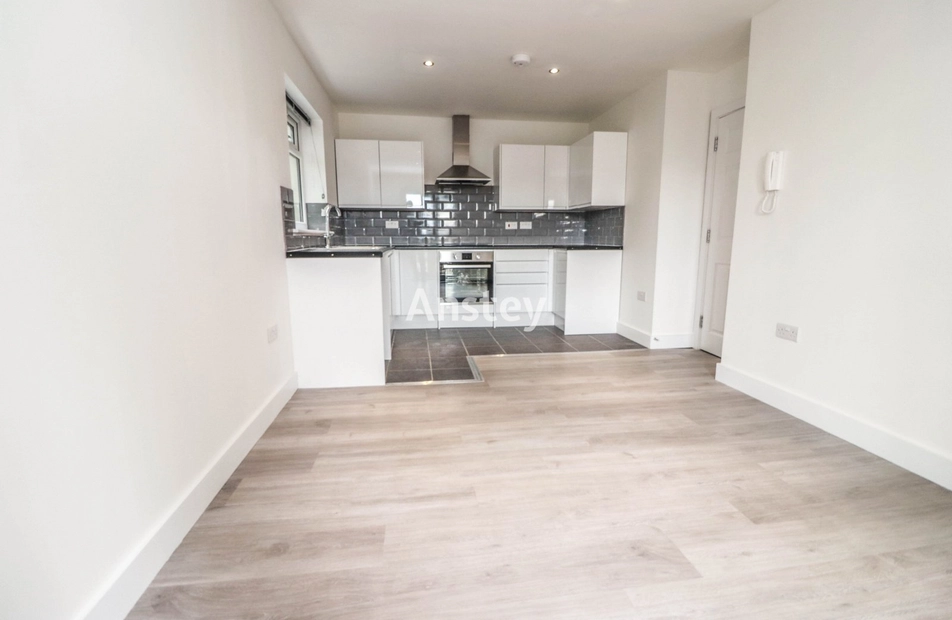 Paynes Road, Southampton, SO15 - Charters