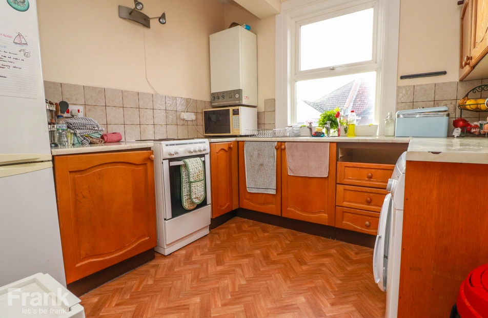 Kenilworth Road, Southampton, SO15 - Charters
