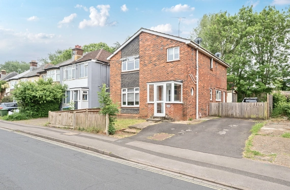 Oaktree Road, Bitterne Park, Hampshire, SO18 - Charters
