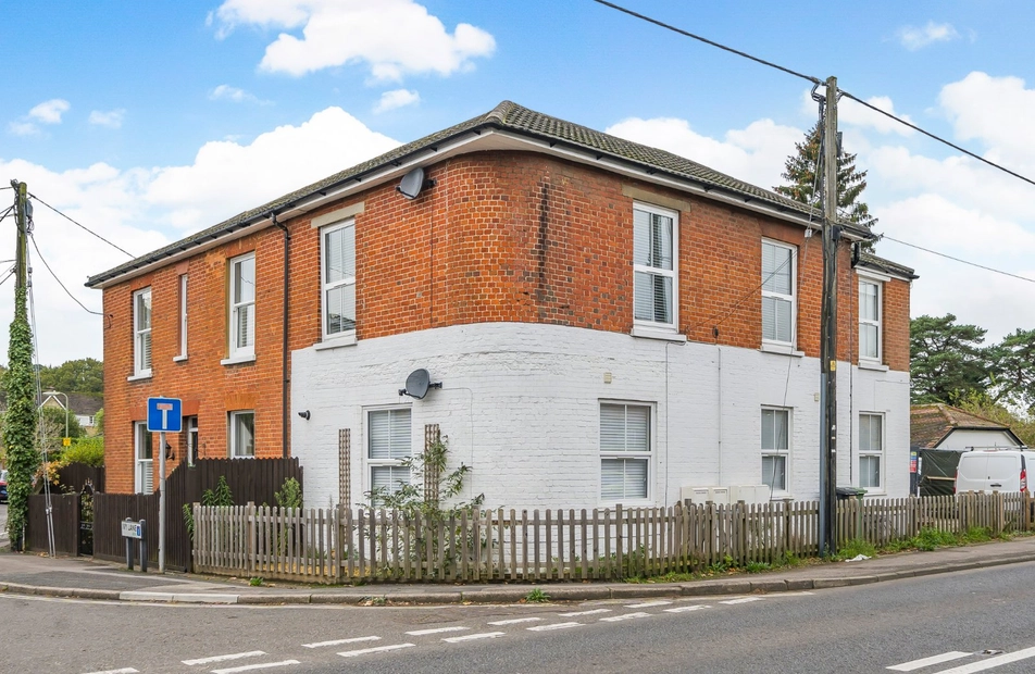 Swaythling Road, West End, Southampton, Hampshire, SO30 - Charters
