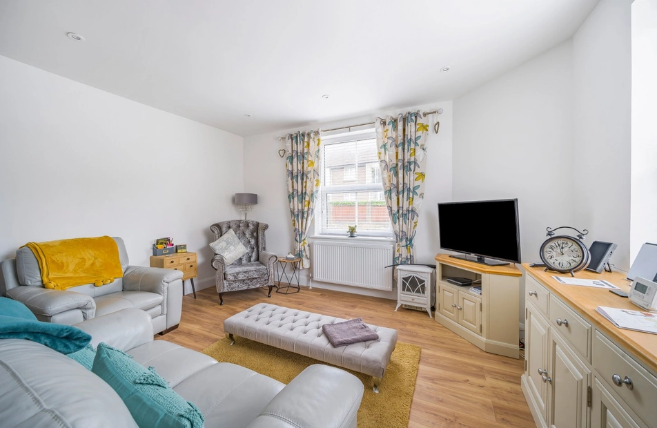 Swaythling Road, West End, Southampton, Hampshire, SO30 - Charters