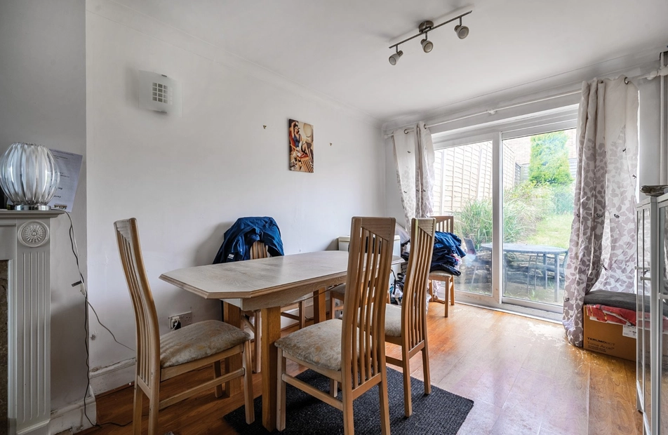 Kingsfold Avenue, Southampton, Hampshire, SO18 - Charters