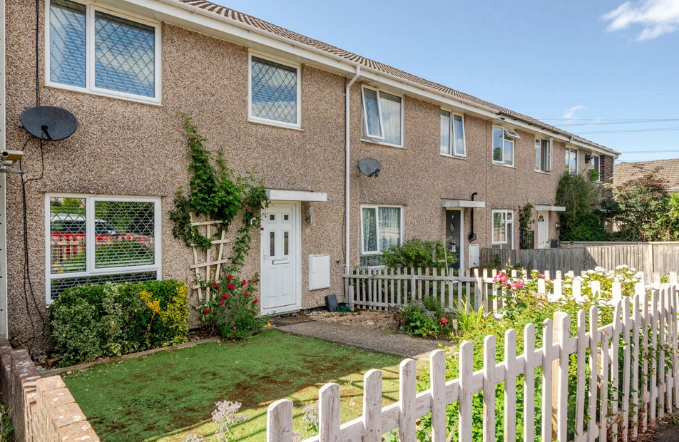 Suffolk Close, Chandler's Ford, Eastleigh, SO53 - Charters