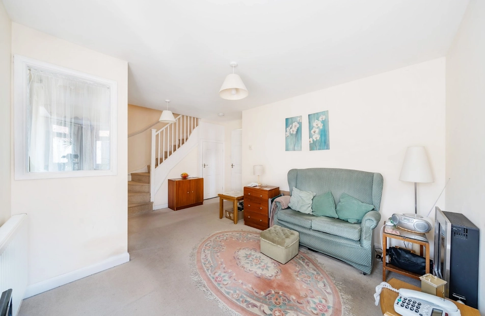 Lawn Road, Boyatt Wood, Hampshire, SO50 - Charters