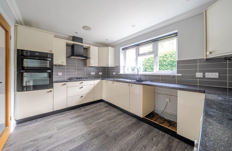 Alexander Grove, Fareham, PO16 - Charters