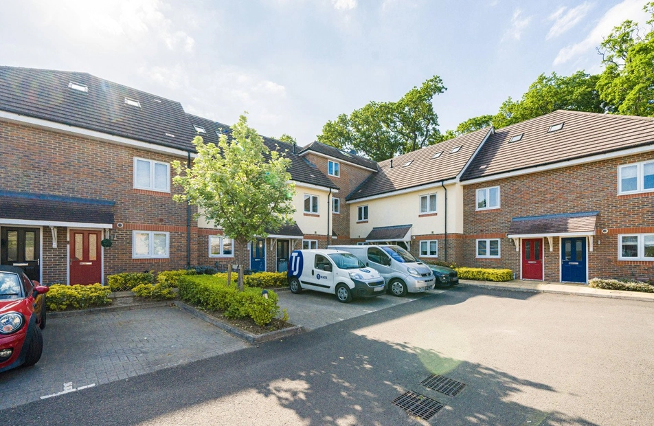 Westley Grove, Fareham, PO14 - Charters