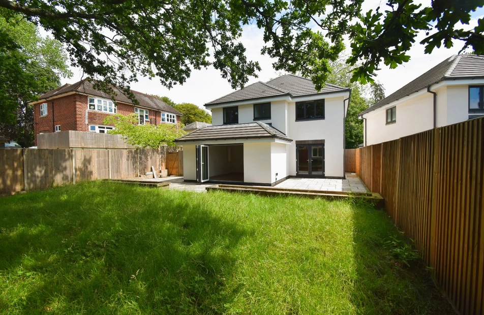 The Avenue, Fareham, Hampshire, PO14 - Charters
