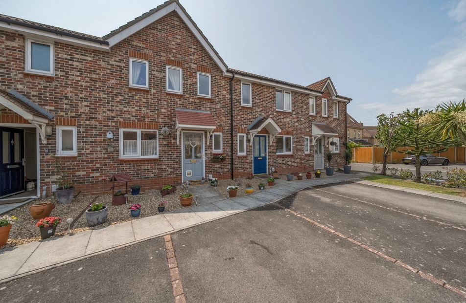 Swanton Close, Stubbington, Hampshire, PO14 - Charters