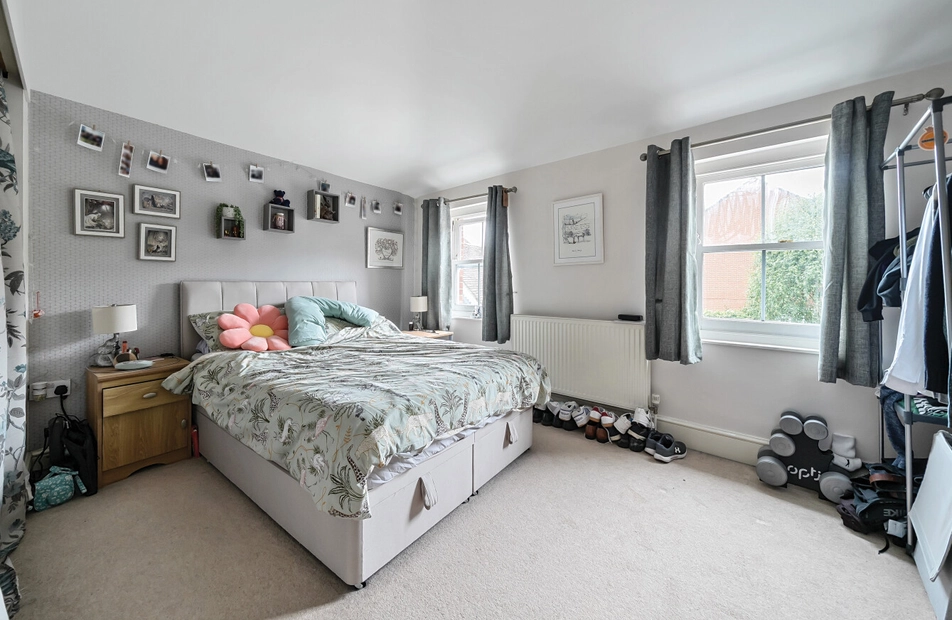 East Street, Fareham, Hampshire, PO16 - Charters