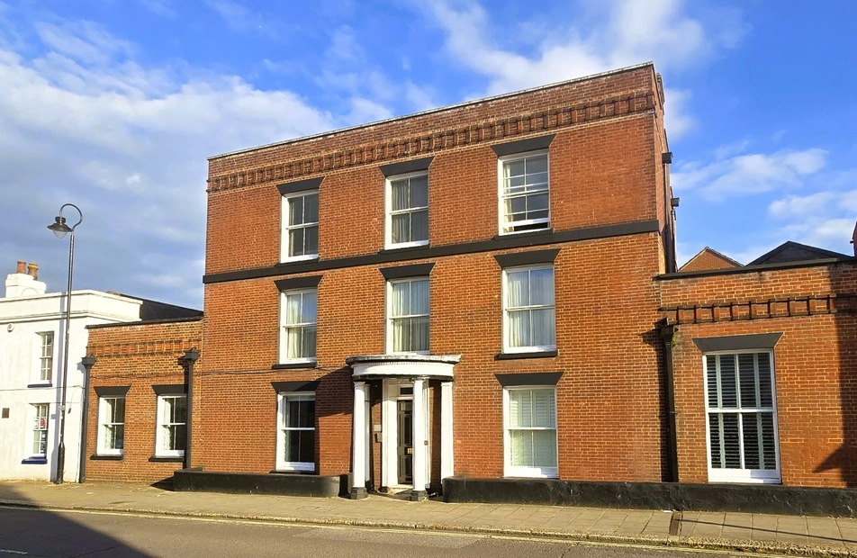East Street, Fareham, Hampshire, PO16 - Charters