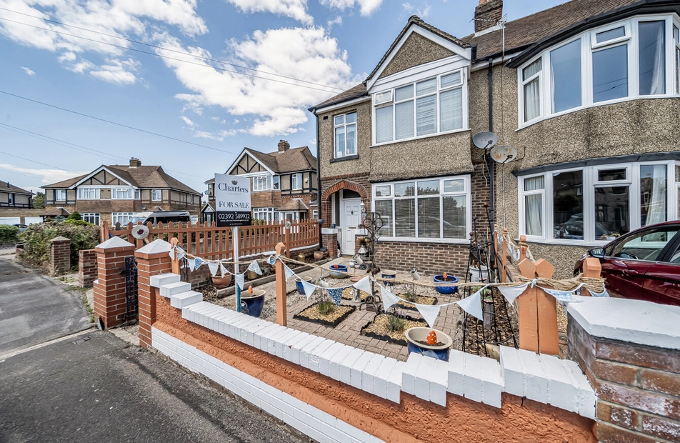 Hastings Avenue, Elson, Gosport, PO12 - Charters