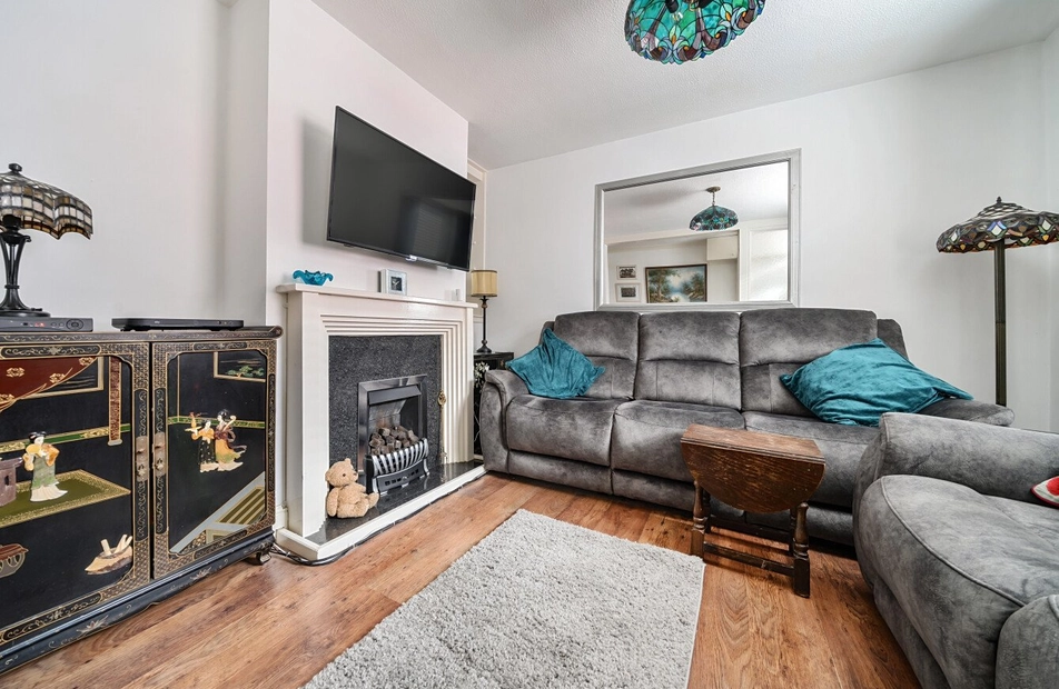 Leesland Road, Gosport, Hampshire, PO12 - Charters