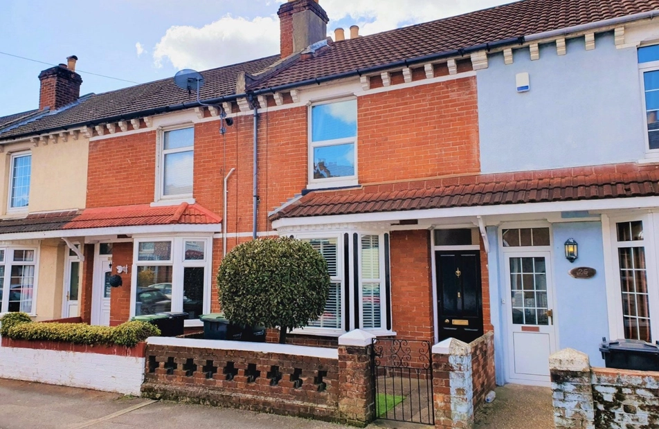 Richmond Road, Gosport, Hampshire, PO12 - Charters