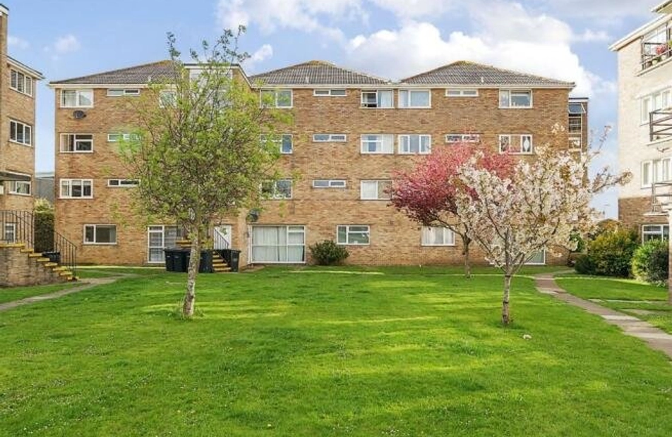 Tower Close, Gomer, Gosport, Hampshire, PO12 - Charters