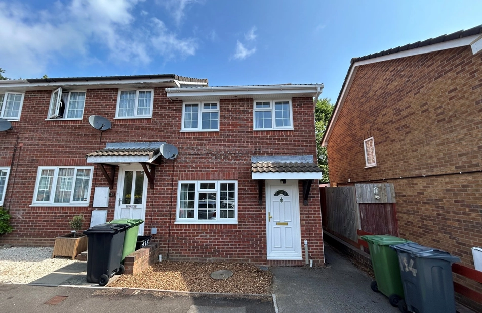 Stirling Crescent, Hedge End, Southampton, Hampshire, SO30 - Charters