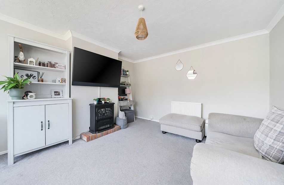 Hinton Close, Havant, PO9 - Charters