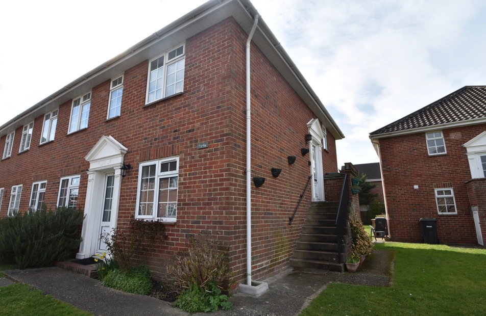 White Ladies Close, Havant, PO9 - Charters