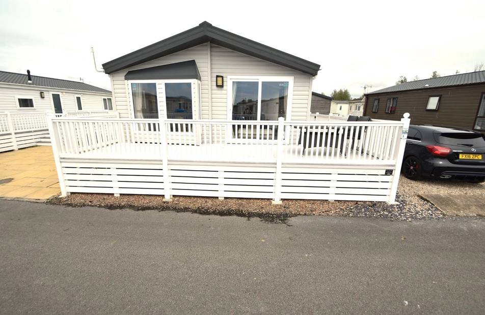 Nannery Road Vinnetrow Road, Runcton, Chichester, West Sussex, PO20 - Charters