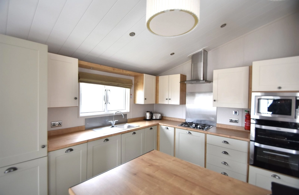 Nannery Road Vinnetrow Road, Runcton, Chichester, West Sussex, PO20 - Charters