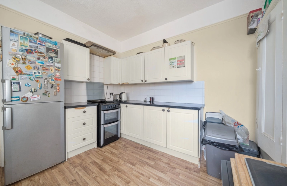 Stubbington Avenue, Portsmouth, Hampshire, PO2 - Charters