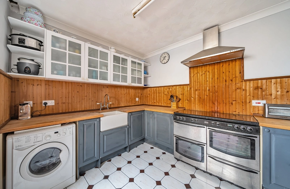 Powerscourt Road, Portsmouth, Hampshire, PO2 - Charters