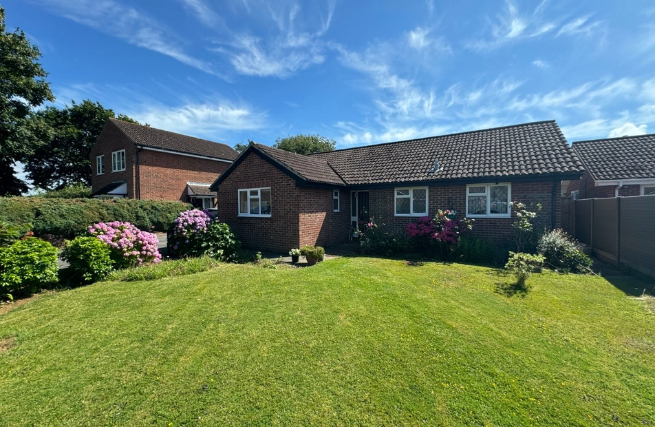 Pound Gate Drive, Titchfield Common, Fareham, PO14 - Charters
