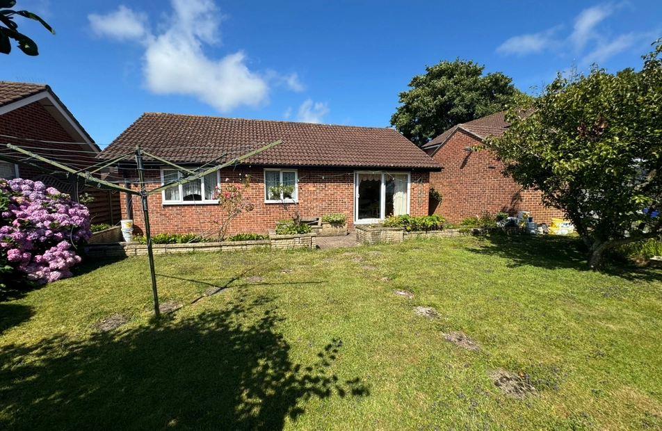Pound Gate Drive, Titchfield Common, Fareham, PO14 - Charters