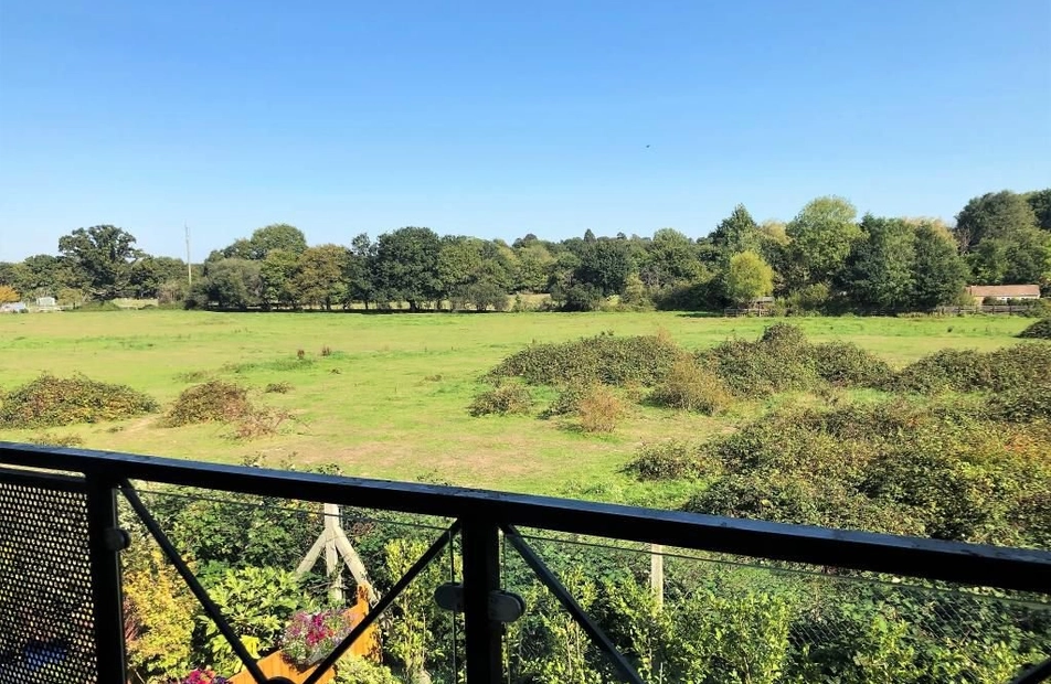 Broad Oak, Botley, Hampshire, SO30 - Charters