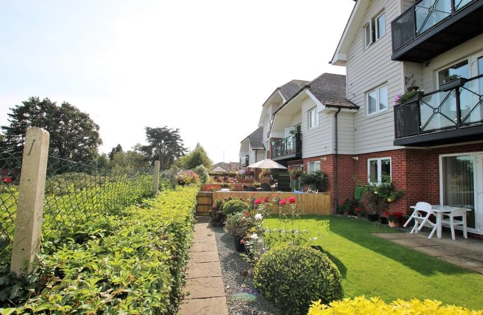 Broad Oak, Botley, Hampshire, SO30 - Charters