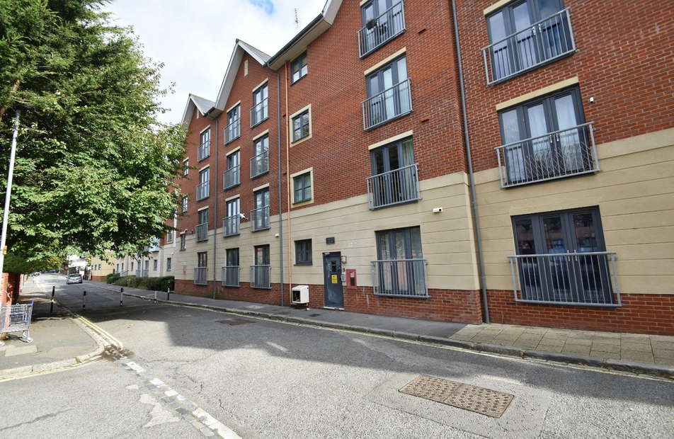 Aylward Street, Portsmouth, PO1 - Charters