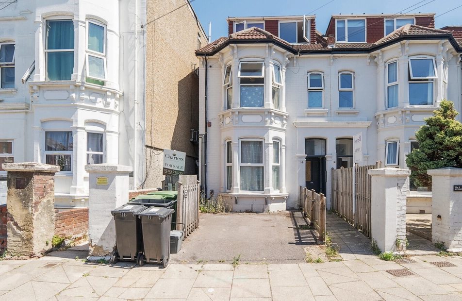 Worthing Road, Southsea, Hampshire, PO5 - Charters