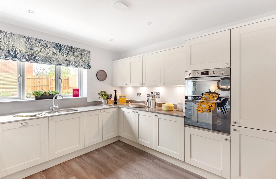 Bishop's Garden, Winchester Road, Wickham, Fareham, PO17 - Charters