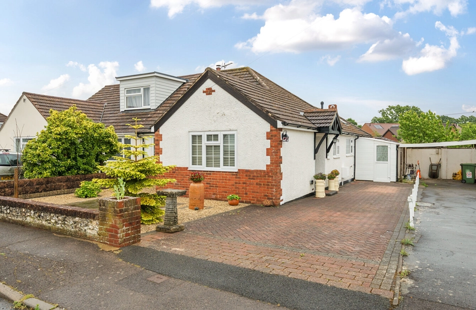 Forest Close, Waltham Chase, Southampton, Hampshire, SO32 - Charters