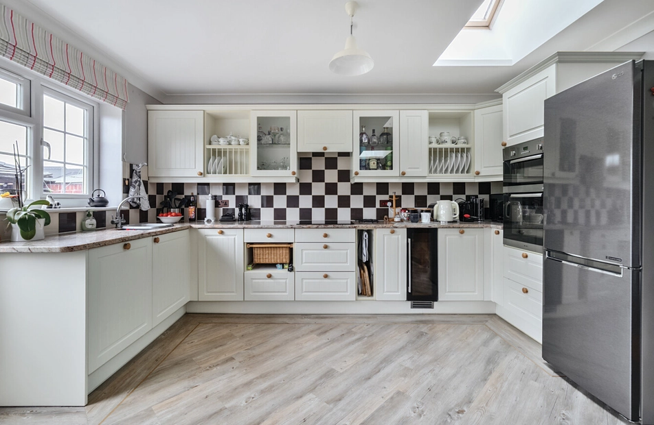 Forest Close, Waltham Chase, Southampton, Hampshire, SO32 - Charters
