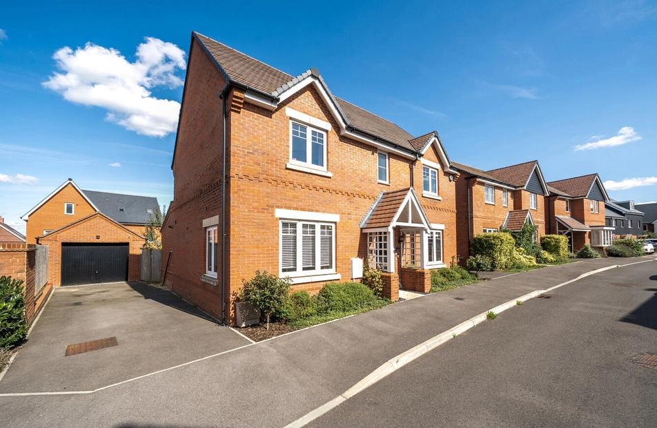 Pearce Row, Botley, Southampton, Hampshire, SO32 - Charters