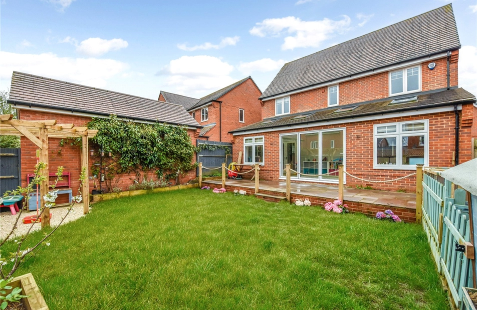 Pearce Row, Botley, Southampton, Hampshire, SO32 - Charters