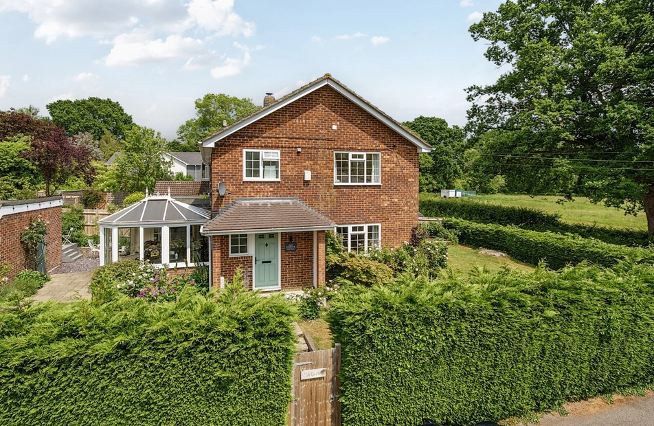 Gordon Road, Curdridge, Southampton, Hampshire, SO32 - Charters