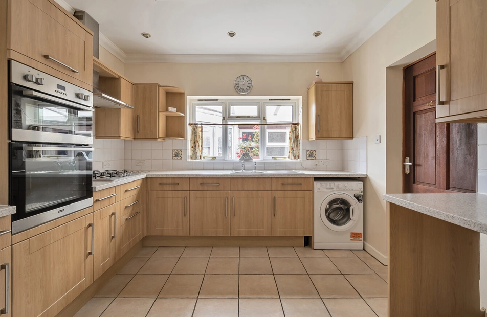 Victoria Road, Bishops Waltham, Southampton, Hampshire, SO32 - Charters