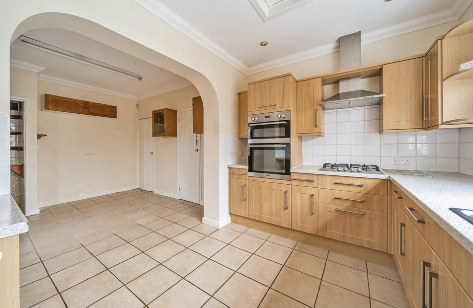 Victoria Road, Bishops Waltham, Southampton, Hampshire, SO32 - Charters