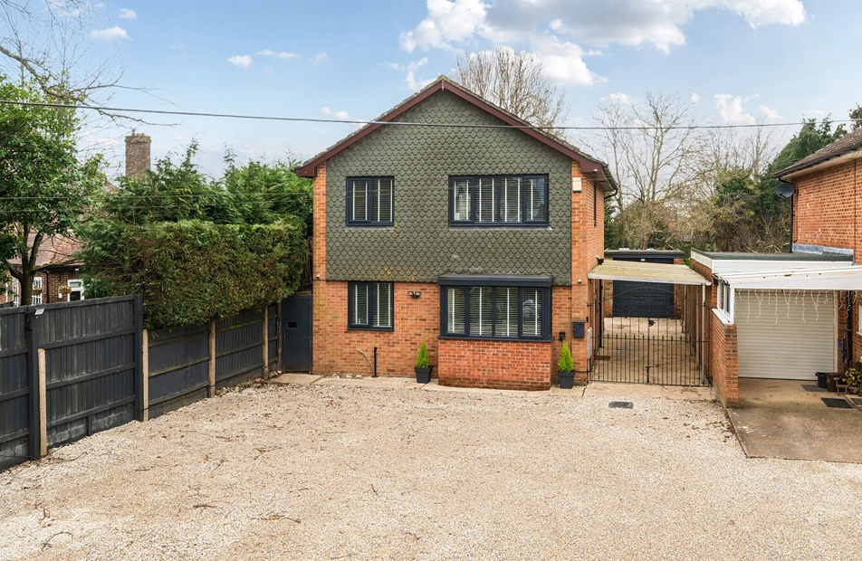 Sandy Lane, Fair Oak, Eastleigh, Hampshire, SO50 - Charters