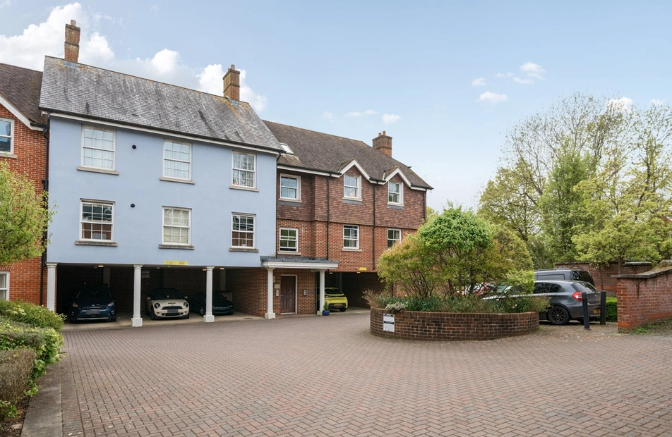 Elim Close, Bishops Waltham, Southampton, Hampshire, SO32 - Charters