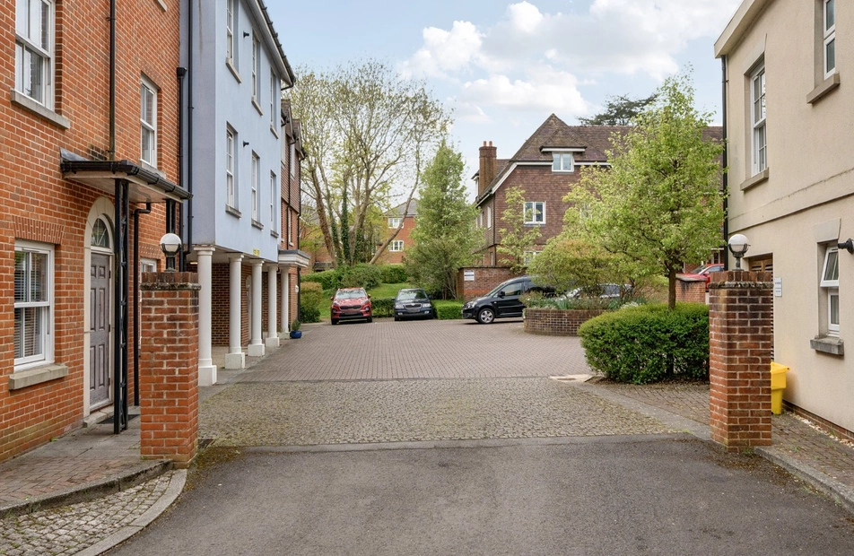 Elim Close, Bishops Waltham, Southampton, Hampshire, SO32 - Charters