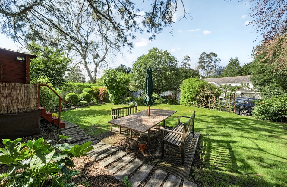 Botley Hill, Botley, Southampton, Hampshire, SO30 - Charters