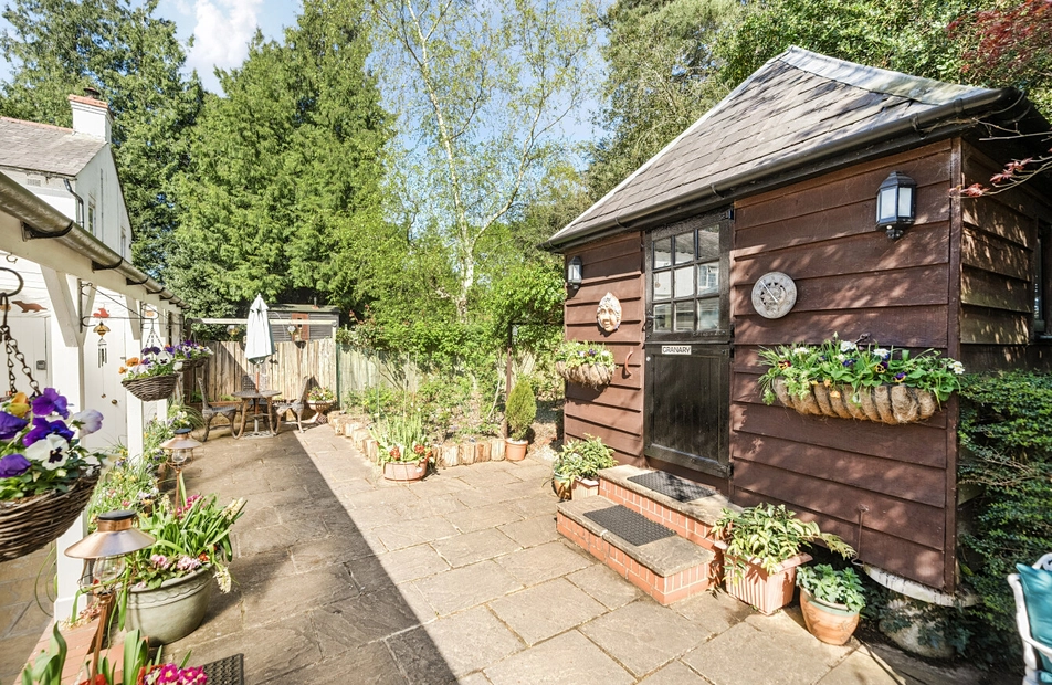 Botley Hill, Botley, Southampton, Hampshire, SO30 - Charters