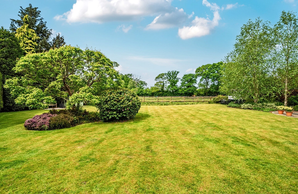 Mincingfield Lane, Durley, Southampton, Hampshire, SO32 - Charters