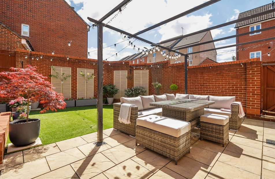 Wellstead Way, Hedge End, Southampton, Hampshire, SO30 - Charters