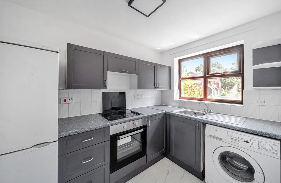 The Foxgloves, Hedge End, Southampton, Hampshire, SO30 - Charters